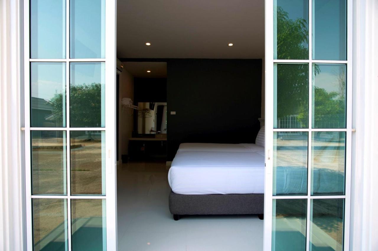 Bhive Hotel นครพนม ภายนอก รูปภาพ